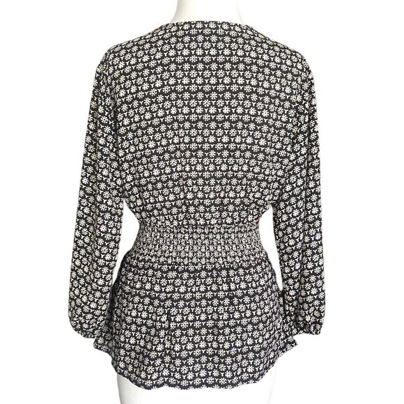MAX STUDIO Floral Blouse Women's Size M Black & White Long Sleeve Elastic Waist - Picture 3 of 11